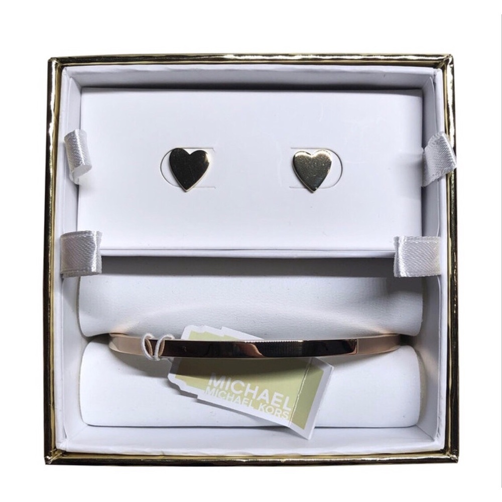 **SOLD** NWT Michael Kors Gold Jewelry Set